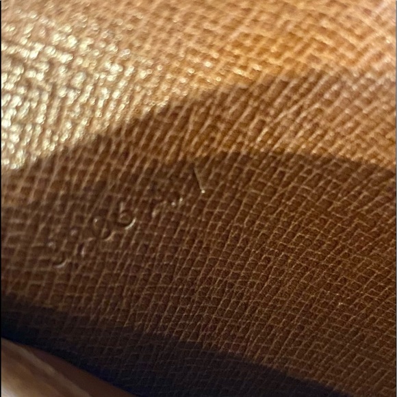 SOLD ✅ Authentic Louis Vuitton Passport Clutch - Picture 12 of 12